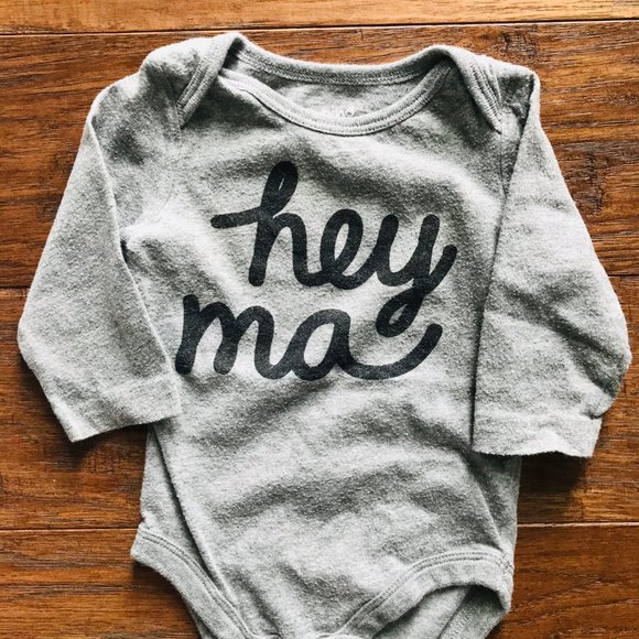 🌟4 Piece 3-6 Month Old Carter's LS Onesie Bundle - Picture 4 of 7